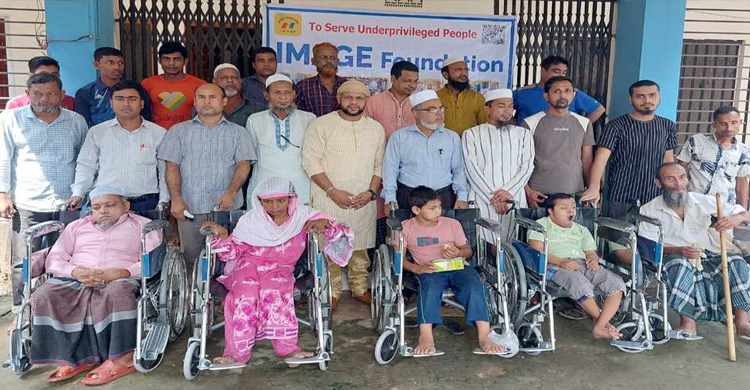 কানাইঘাটে প্রতিবন্ধীদের মাঝে হুইল চেয়ার বিতরণ